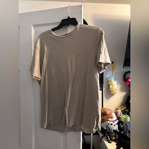 Men’s light grey t-shirt